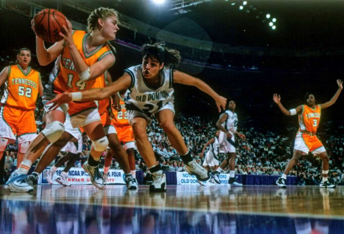 Kellie Jolly, Kellie Harper, Tennessee Vols basketball, women's basketball, NCAA, Pat Summitt